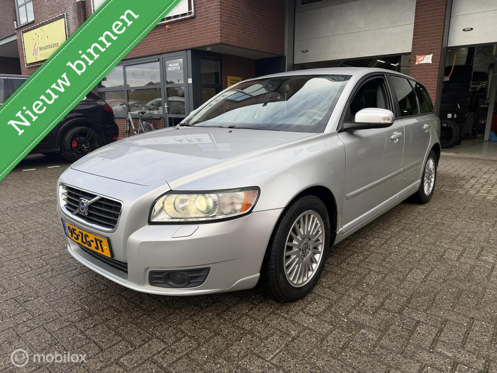 Volvo V50 2.4 Summum AUTOMAAT*LEDER*CLIMA*TREKHAAK*PDC* 57659807-0.jpg |  A.T.S.